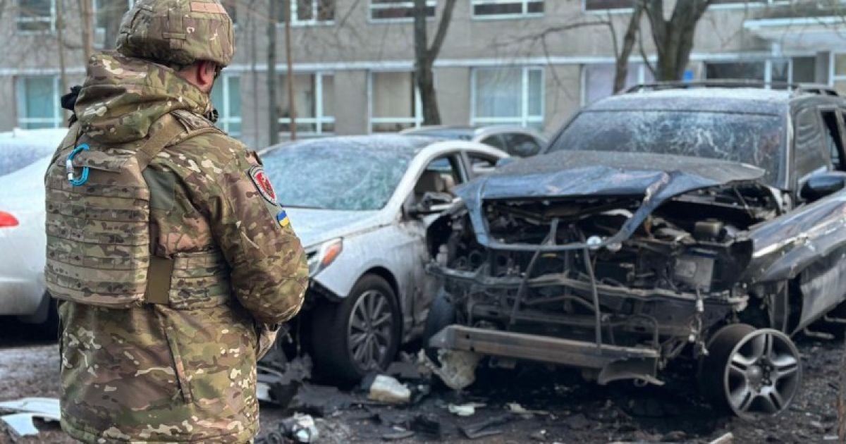 В результате взрыва в Одессе повреждены три автомобиля