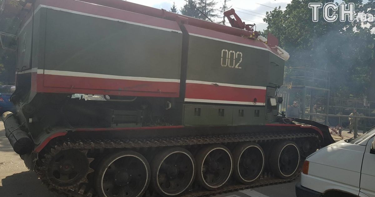 Пожежні танки у Калинівці / © Фото Івана Гребенюка/ТСН