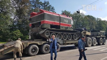 Пожежні танки у Калинівці / © Фото Івана Гребенюка/ТСН