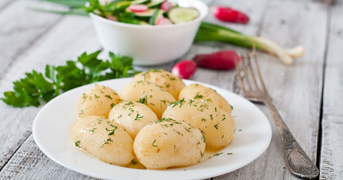 Как приготовить вкусный вареный картофель