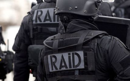 У Парижі поліцейські відкрили стрілянину по підозрілому автомобілю