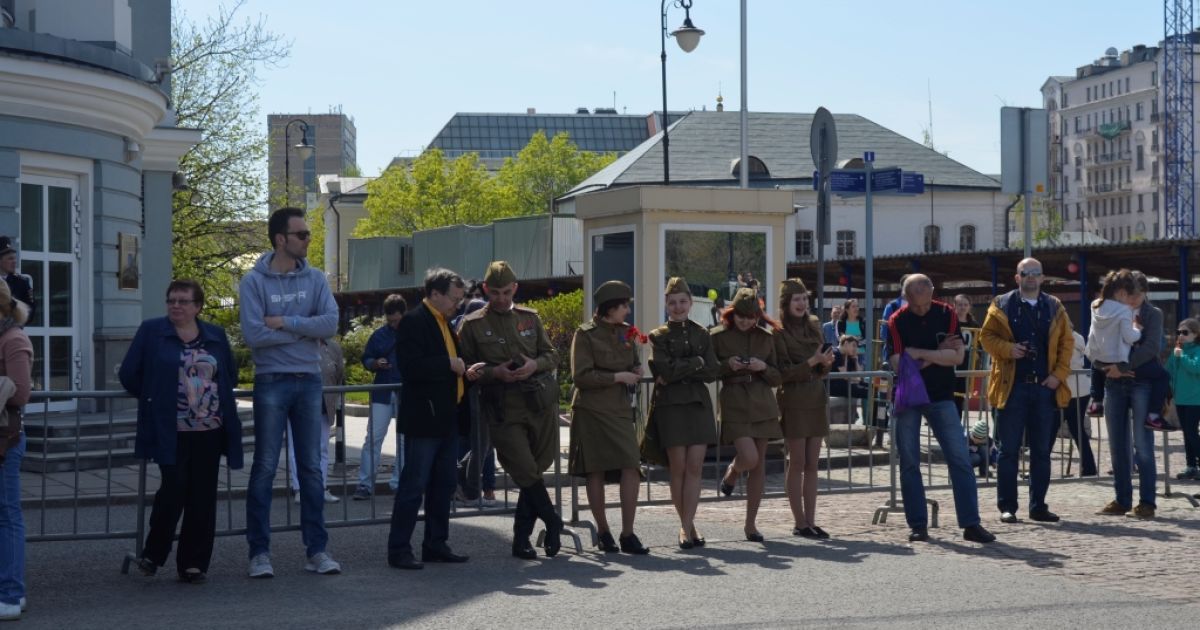 Россияне так и не смогли попасть на разрекламированный парад / © Фото Дмитрия Флорина