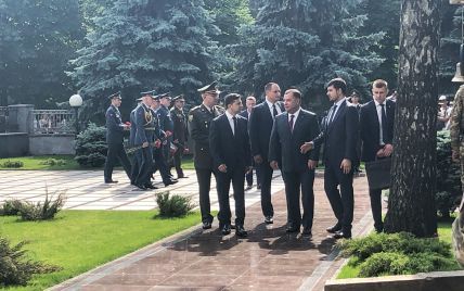 Зеленский приехал на церемонию чествования памяти погибших в катастрофе ИЛ-76 под Луганском
