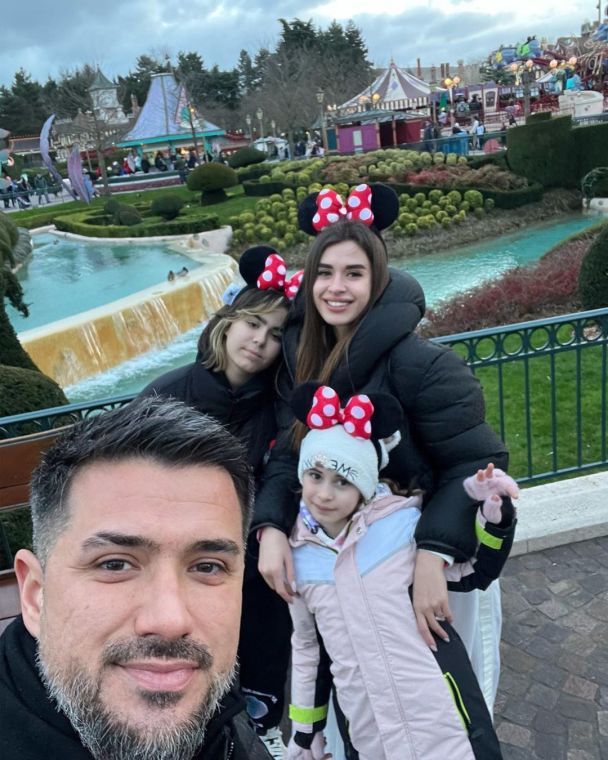 Нова дружина Мурата і її донька чудово ладнають з його донькою від Лорак / © instagram.com/__l_i_l_i_a___