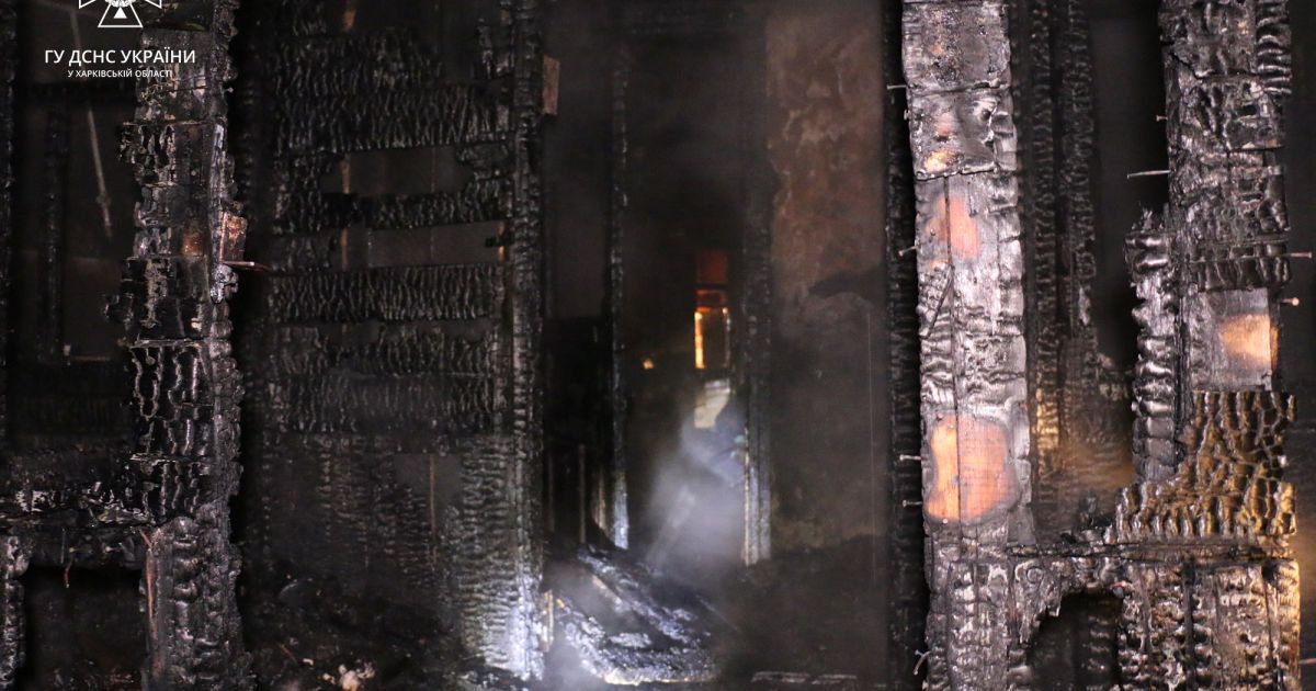 Окупанти двічі накривали вогнем рятувальників, які гасили пожежі на Харківщині: що відомо (фото)