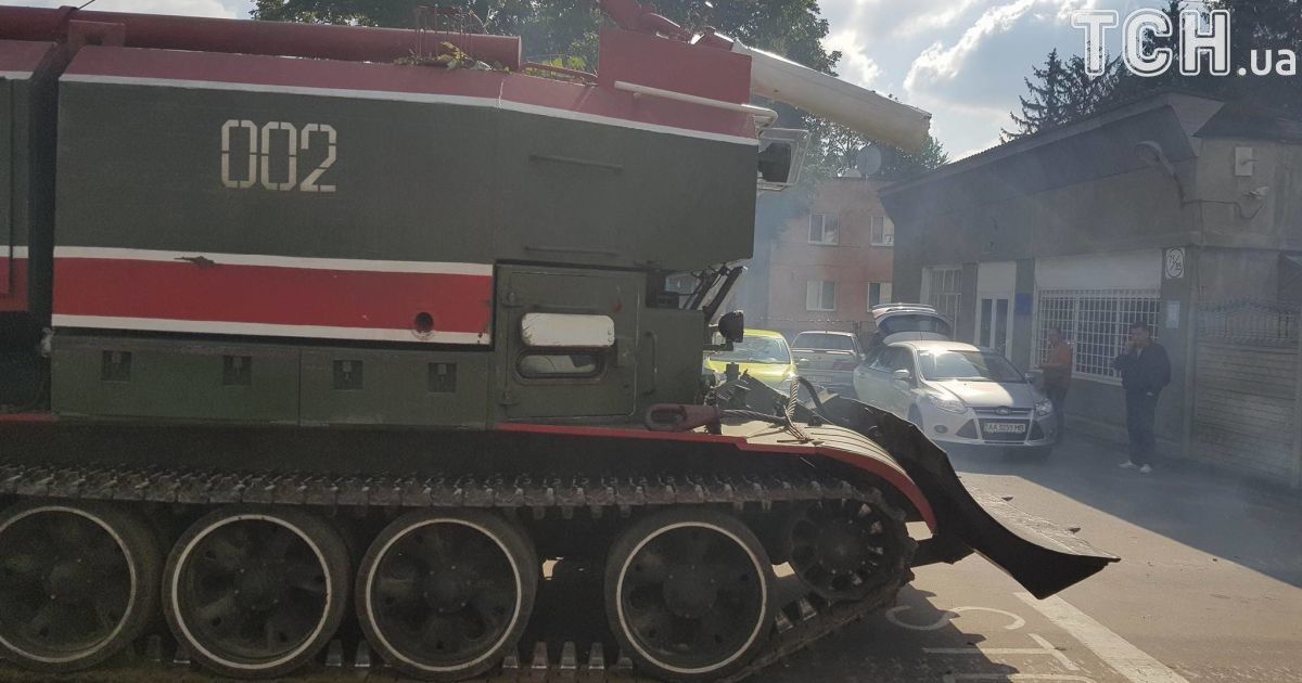 Пожежні танки у Калинівці / © Фото Івана Гребенюка/ТСН