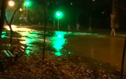 В Киеве затопило бульвар