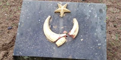 В оккупированном Крыму вандалы изуродовали турецкий мемориал
