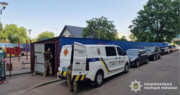 В Киеве раздался взрыв, пострадали люди: полиция обнародовала детали и фото
