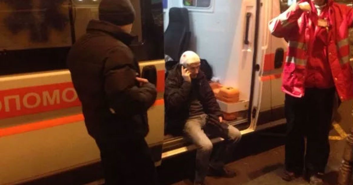 У результаті бійки постраждали від 2 до 6 французів.
