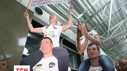 Теплый прием и долгие выступления VIP-персон: в "Борисполе" встретили чемпионов Паралимпиады