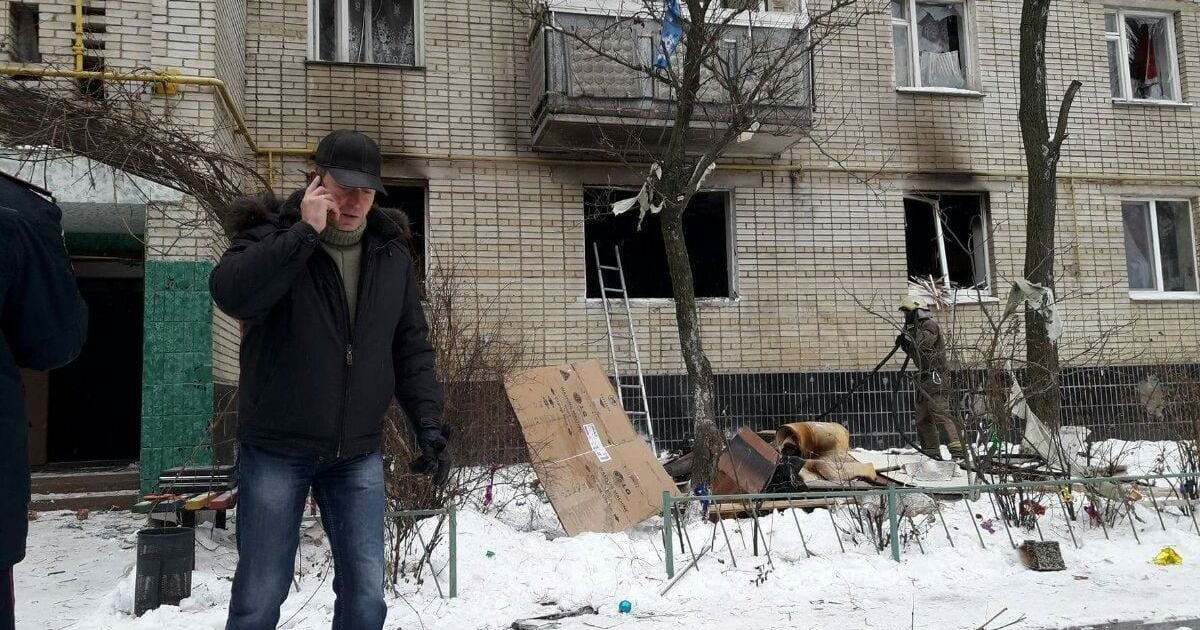 В Сети появились фото с места взрыва в Сумах