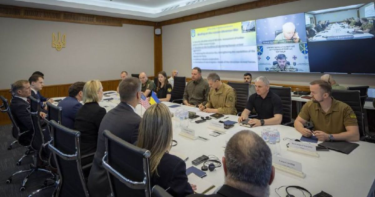 Україна провела важливу зустріч з делегацією США