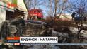 В Днепропетровской области авто влетело в дом: пять человек получили травмы, среди них – двое детей