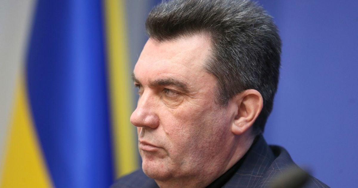 "Подавати воду для окупантів в Криму немає жодного морального права" - Данілов
