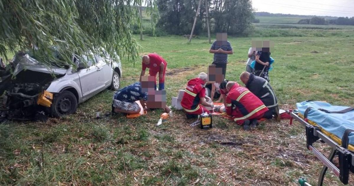 У аварії з 11 пасажирами на Волині постраждало шестеро дітей: щонайменше один хлопчик у критичному стані