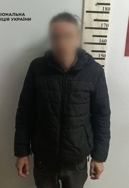 у Києві чоловік розбещував 9-річну дівчинку