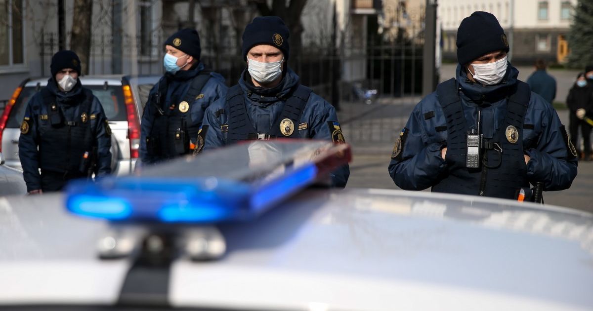 Масове "замінування" в Одесі: невідомі заявили про загрозу вибуху на вокзалах, в аеропорту й лікарнях