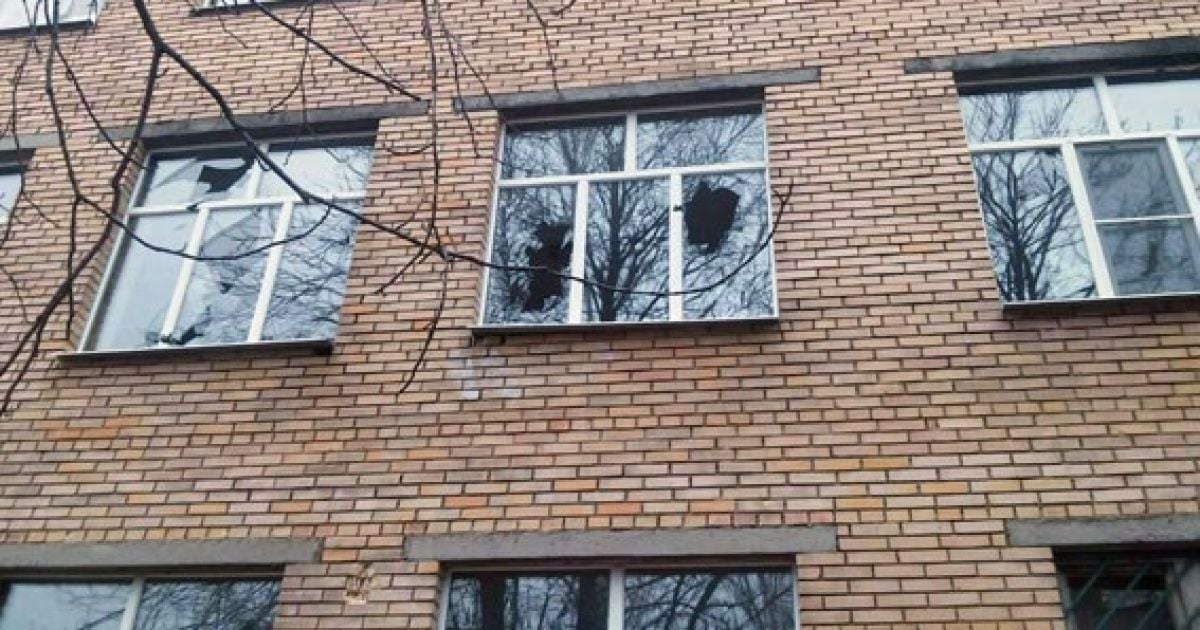 Бойовики накрили вогнем район школи у Мар'їнці під час занять
