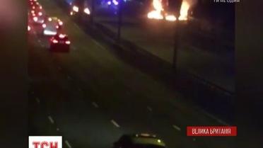 В Британии неподалеку Оксфорда загорелся грузовик