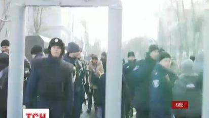 В правительственном квартале столицы проходит сразу несколько митингов