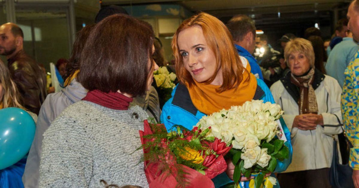Ведучі ТСН зустріли спортсменів-паралімпійців після тріумфального виступу у Ріо-2016. / © ТСН.ua