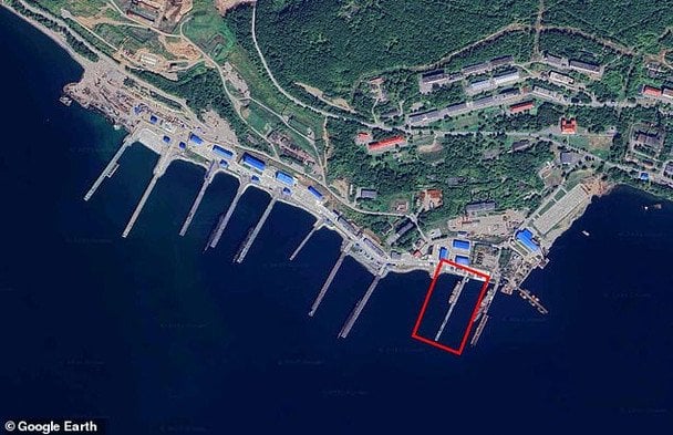 Супутниковий знімок показує пірс до того, як його пошкодило цунамі / © Google Earth
