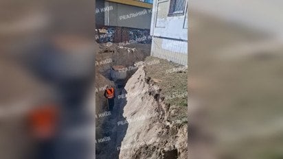 Скандал на Позняках: мешканці бояться обвалу будинку через гігантські траншеї