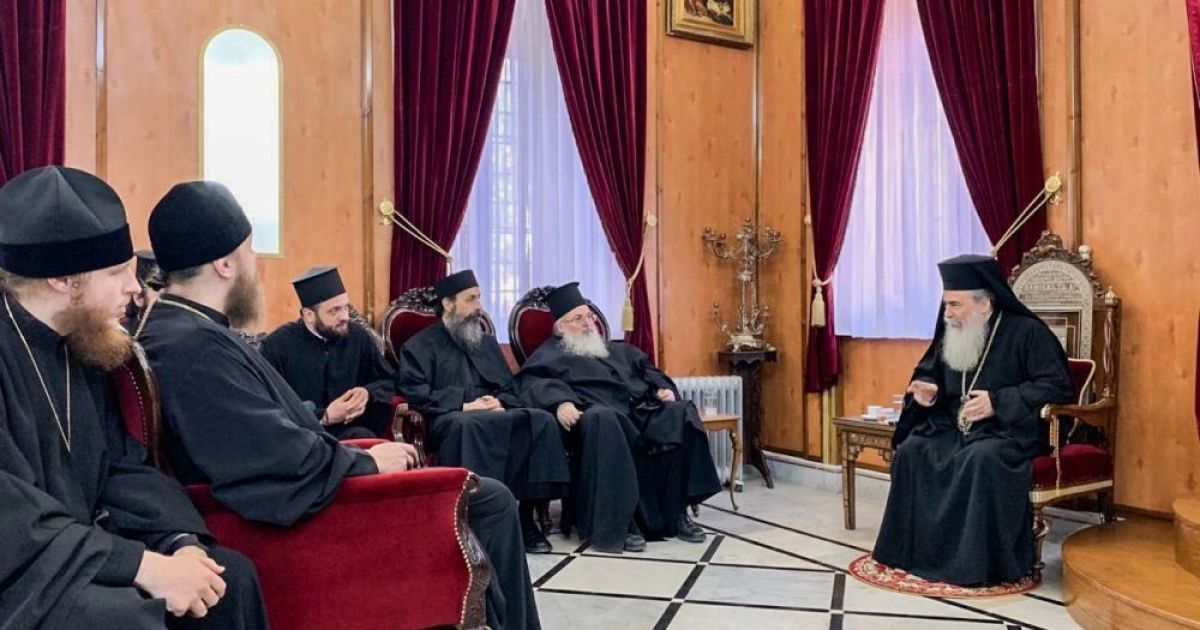 Патріарх Єрусалимський зустрівся з представниками УПЦ МП наступного дня після скасованої зустрічі з Порошенком