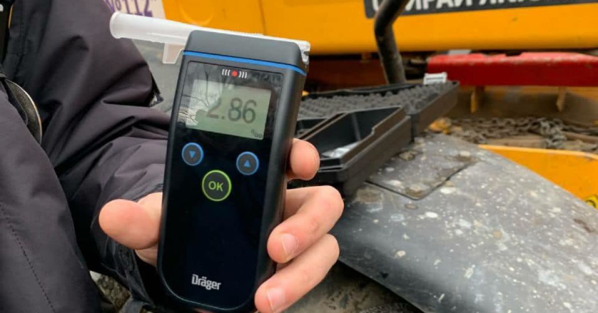 У Києві п'яний чоловік керував навантажувачем та створював аварійні ситуації