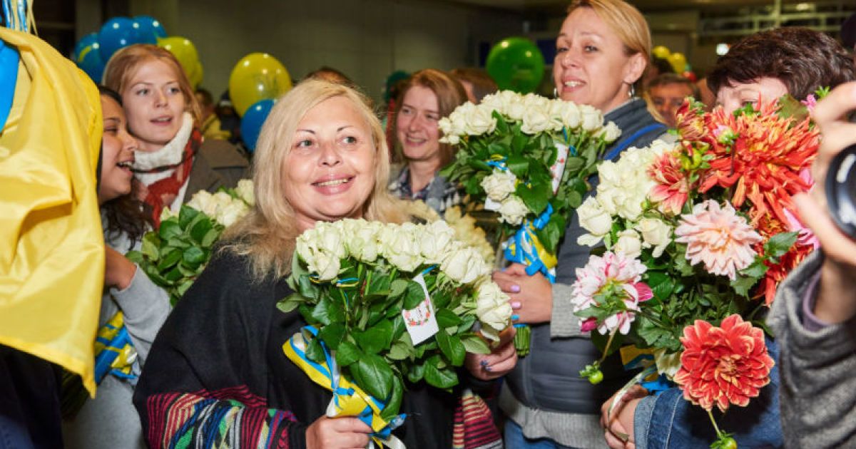 Ведучі ТСН зустріли спортсменів-паралімпійців після тріумфального виступу у Ріо-2016. / © ТСН.ua