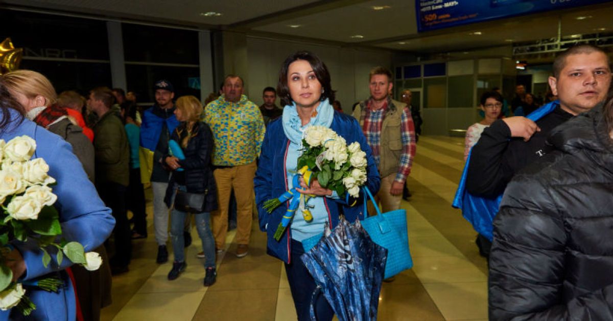 Ведучі ТСН зустріли спортсменів-паралімпійців після тріумфального виступу у Ріо-2016. / © ТСН.ua