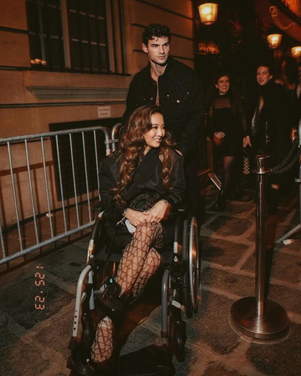 Ешлі Парк з хлопцем. Фото: Іnstagram Ешлі Парк