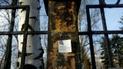 В оккупированном Донецке неизвестные расклеили наклейки с изображением уничтоженного барельефа Стусу
