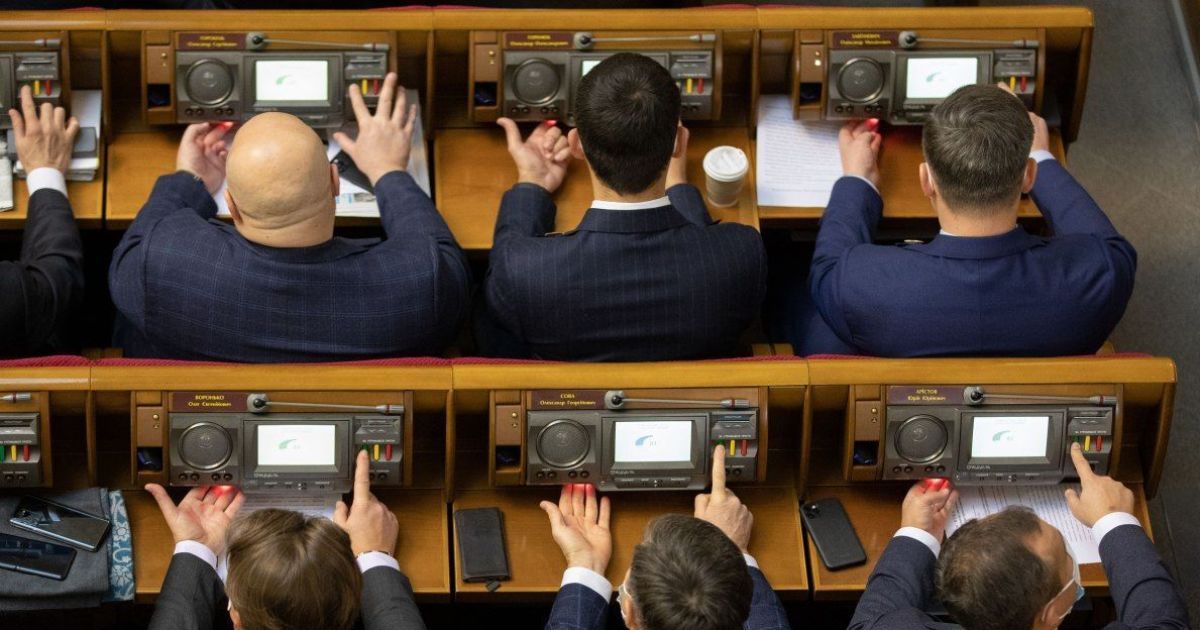 Принудительное приземление самолета в Минске: Верховная Рада осудила действия Беларуси
