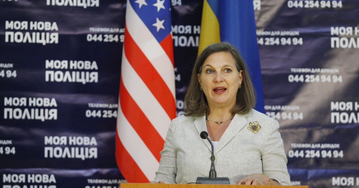 Украина станет вассалом России, если не очистится от коррупции - Нуланд