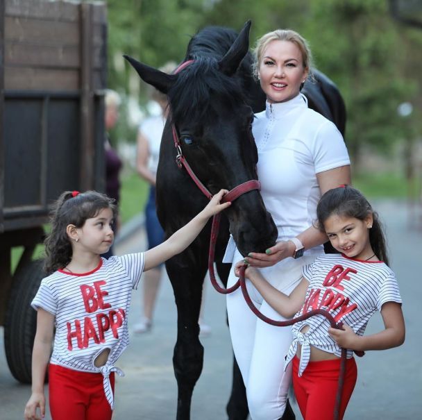  / © instagram.com/kamaliyaofficial