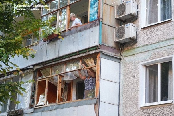 Враг нанес по Запорожью два удара: поврежденные объекты промышленной инфраструктуры (фото)