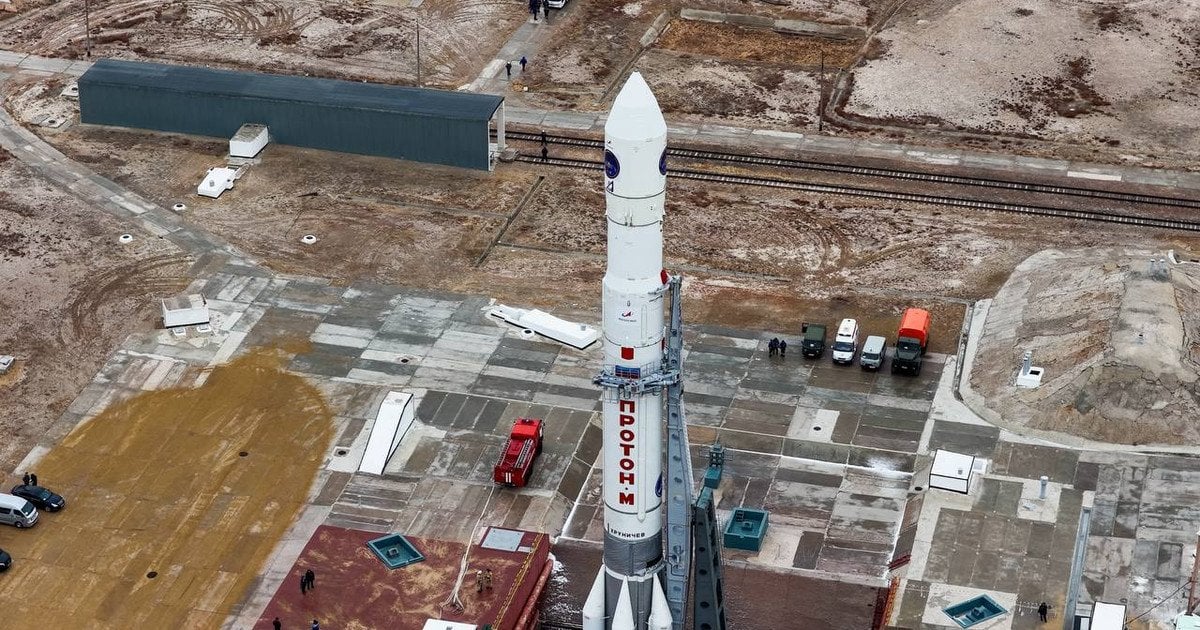 Російська космічна ракета "Протон"