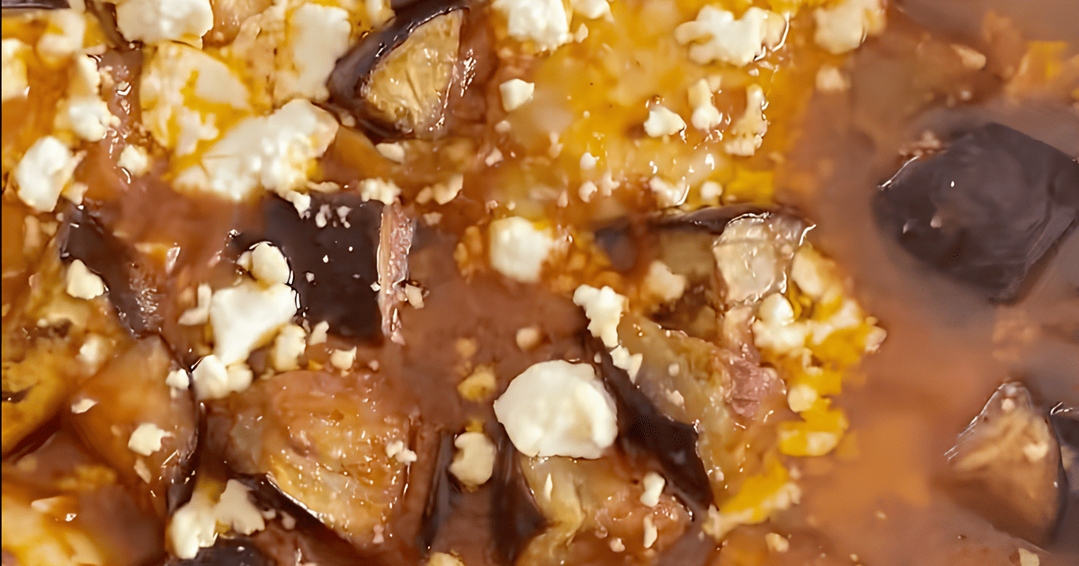 Запеченная курица с баклажанами tiktok.com_@petros_maounatzis