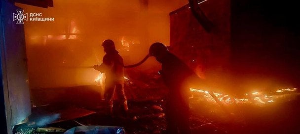 Атака РФ на Киевщине 15 апреля 2026 года / © ГСЧС Украины