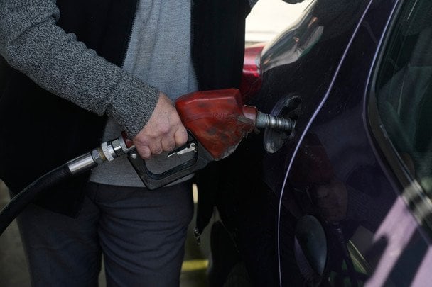 Чи буде дефіцит дизелю в Україні у квітні на тлі світової кризи: експерт відповів