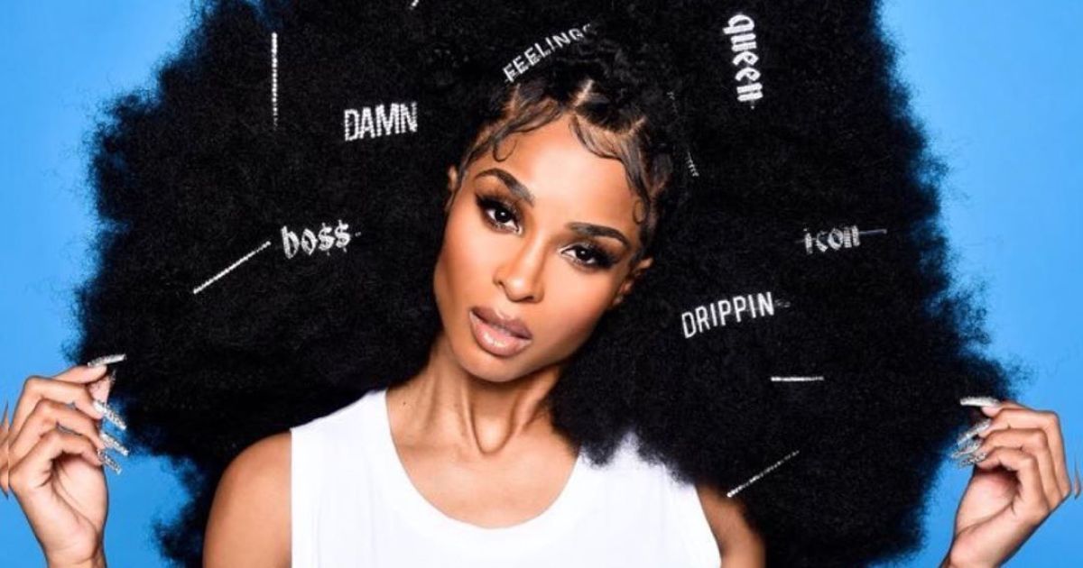 Сіара втретє стала мамою та показала новонародженого малюка