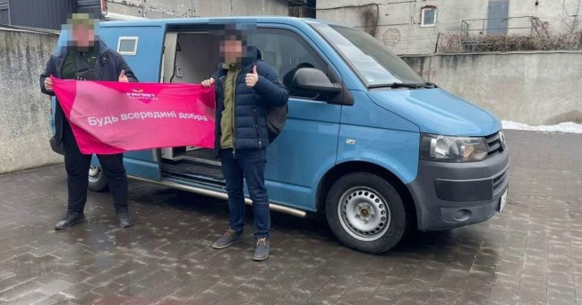 Favbet Foundation передав українським розвідникам броньований мікроавтобус