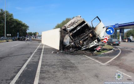 Смертельное ДТП грузовика и легковушки на Житомирщине: водитель-беглец сам пришел в полицию
