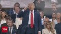Як Трамп святкував свій день народження: дзвінок Путіну, парад, мільйонні протести американців