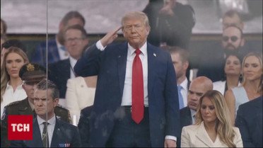 Як Трамп святкував свій день народження: дзвінок Путіну, парад, мільйонні протести американців