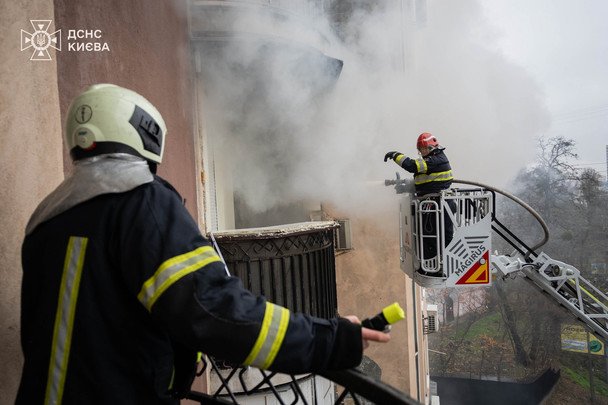 Пожежа у квартирі на Кудрявському узвозі / © ГУ ДСНС у Києві
