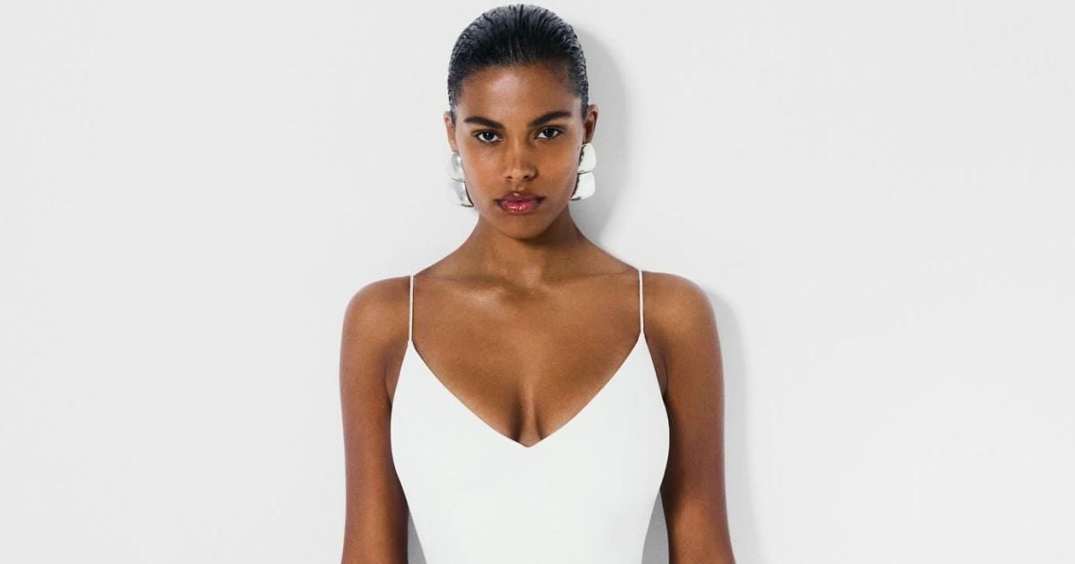 У прозорому бікіні: Тіна Кунакі блиснула сідницями у несподіваних зніманнях під водою