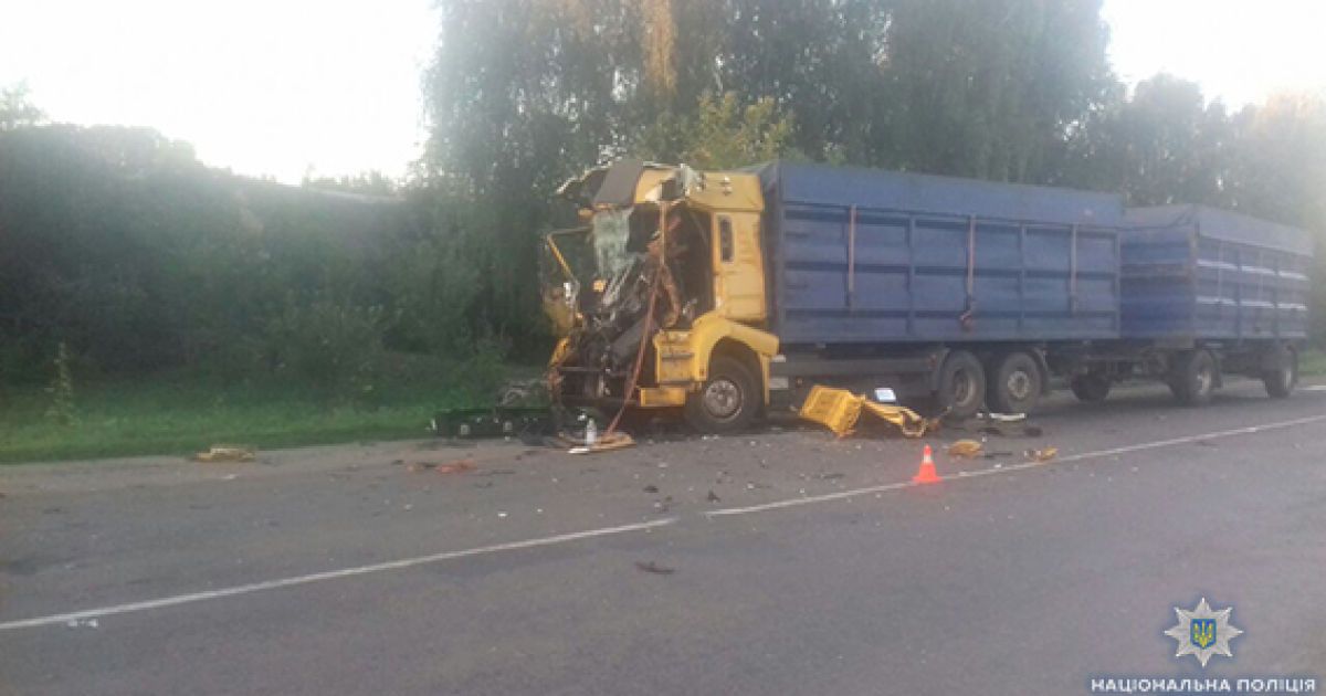 На Сумщині внаслідок зіткнення двох вантажівок загинув водій